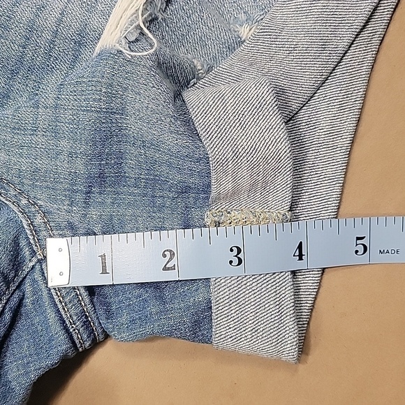 Harper, Size 27, Distressed, Denim Cuffed Shorts, Medium Wash. EUC - Picture 5 of 7